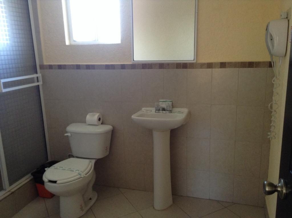 Motel Agora Ensenada Oda fotoğraf